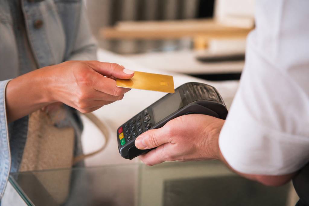 Assurance avec carte bancaire : garanties, conditions et exclusions à connaître