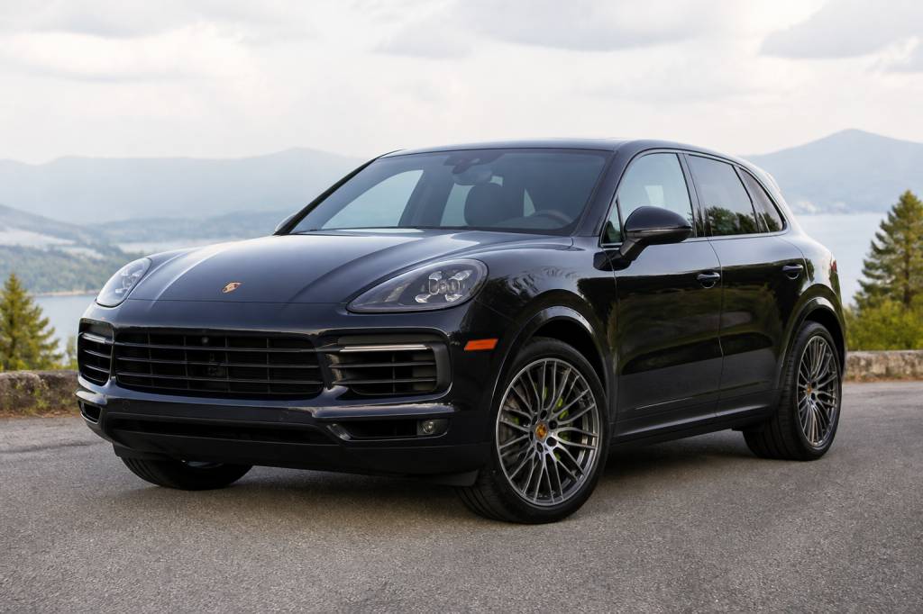 Assurance pour Porsche Cayenne : quel contrat choisir ?