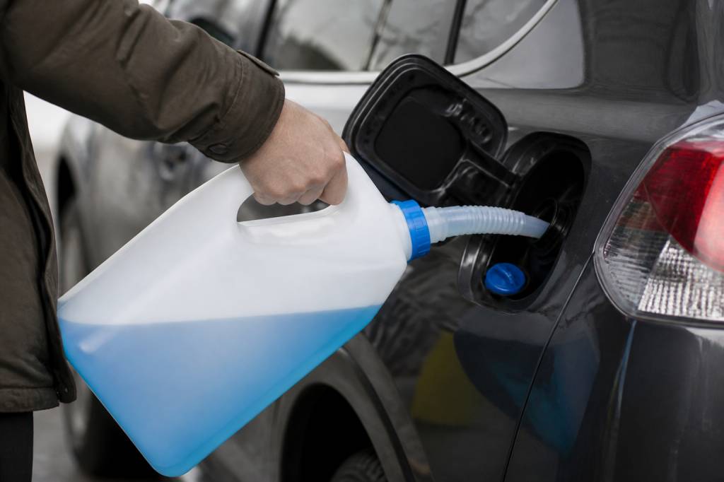 À quoi sert l’AdBlue ? Fonctionnement, utilité et conseils pour les conducteurs
