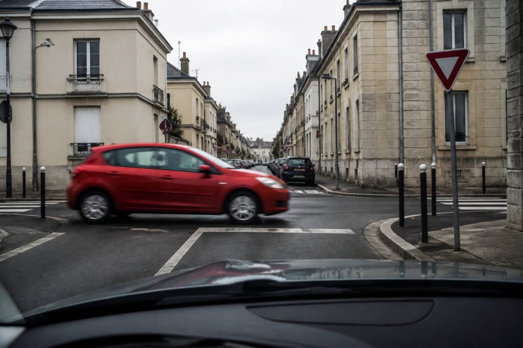 Abus de priorité : définition, sanctions et recours en assurance auto